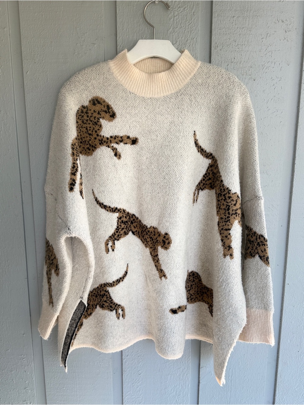 Klesis oversized Cream Leopard-Pattern Sweater size small